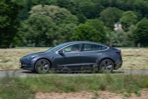 Tesla Model 3 2018 года  (WW)